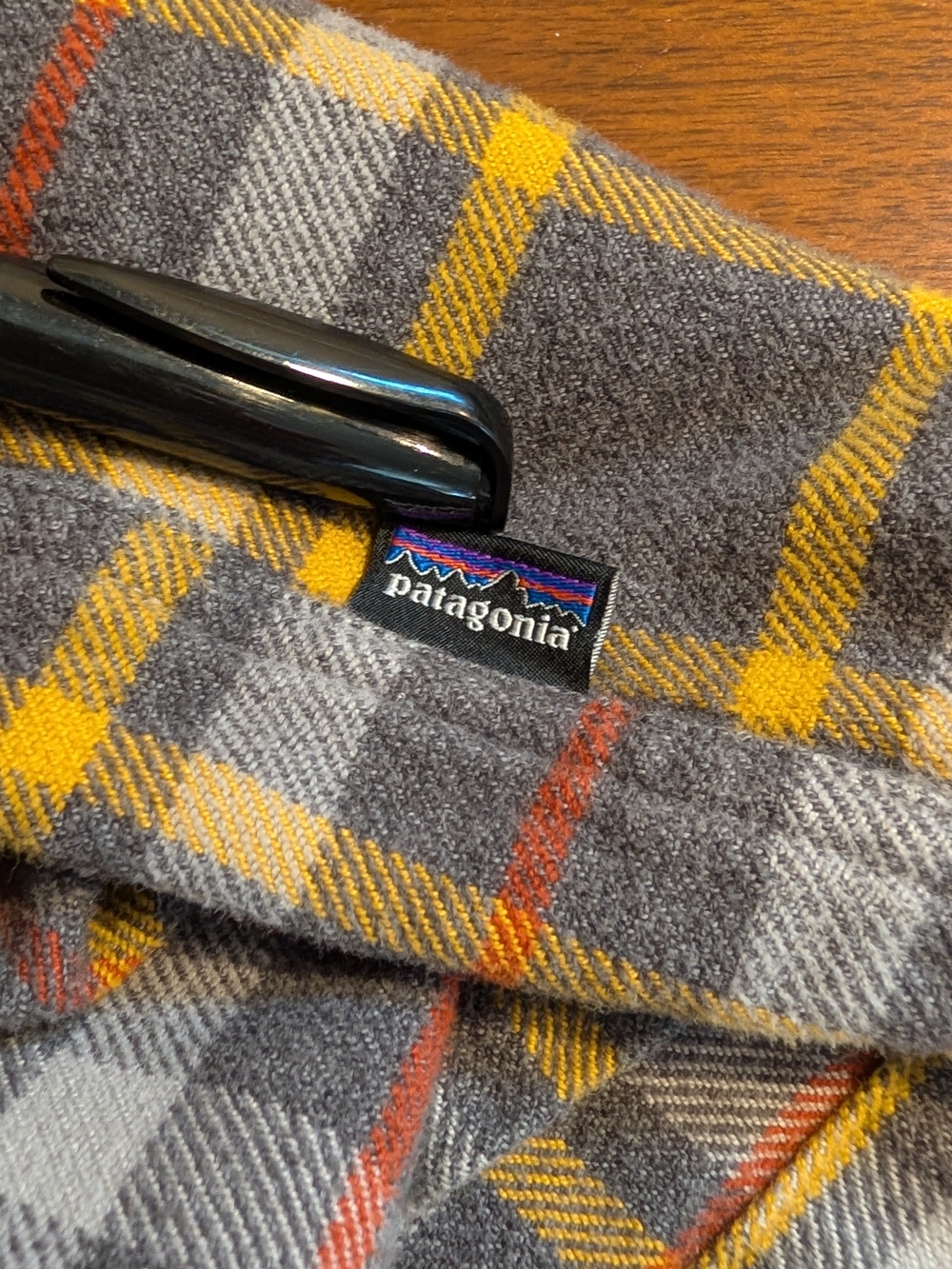 Love the colors! Patagonia Men's Gray & Yellow Plaid Flannel Shirt. 2XL - Picture 11 of 13